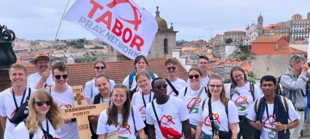 17 junge Sieger- und Sauerländer Katholiken zu Gast in Porto