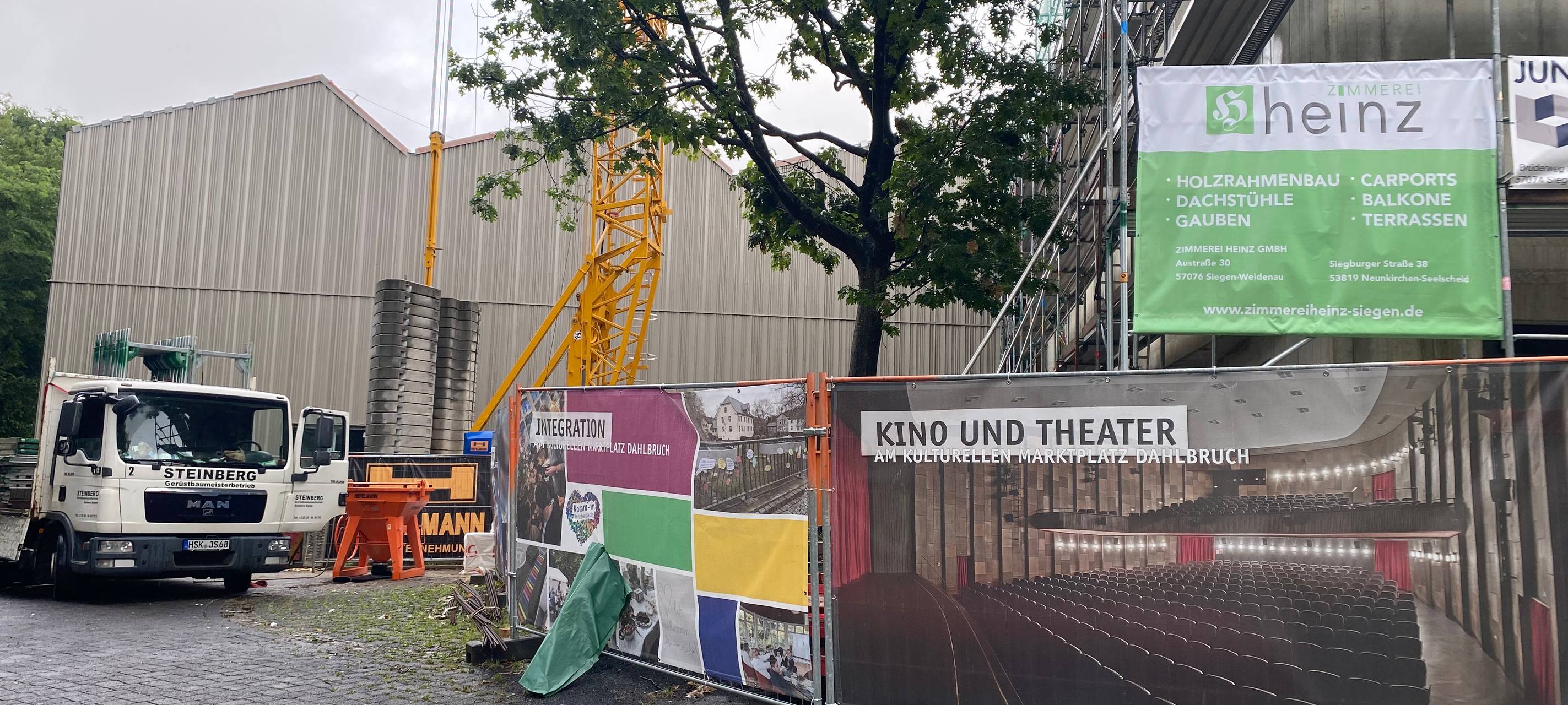 Der “Kulturelle Marktplatz” in Dahlbruch nimmt langsam Gestalt an. Ab Herbst werden die Gebäude nach und nach fertig und in Betrieb genommen, den Anfang mach das Haus der Alltagskulturen.