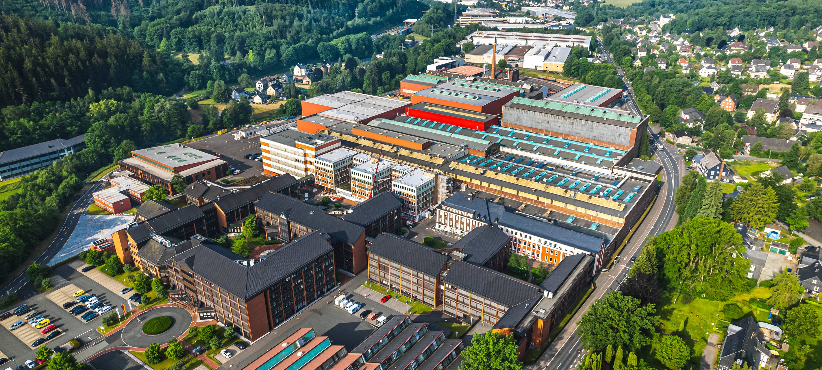 Mit zwei Jahren Corona-Verspätung feiert heute einer der größten heimischen Arbeitgeber sein 150-jähriges Bestehen. Die Rede ist von der SMS Group.