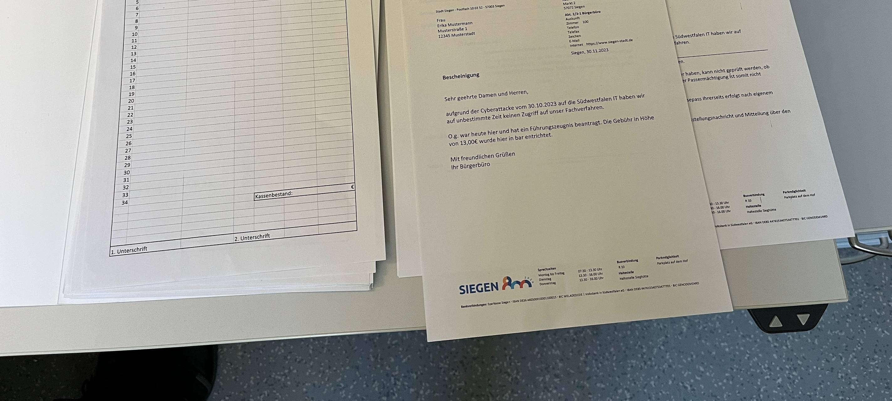 Nach dem Hackerangriff Ende Oktober kann das Siegener Bürgerbüro nur vorläufige Bescheinigungen ausstellen.