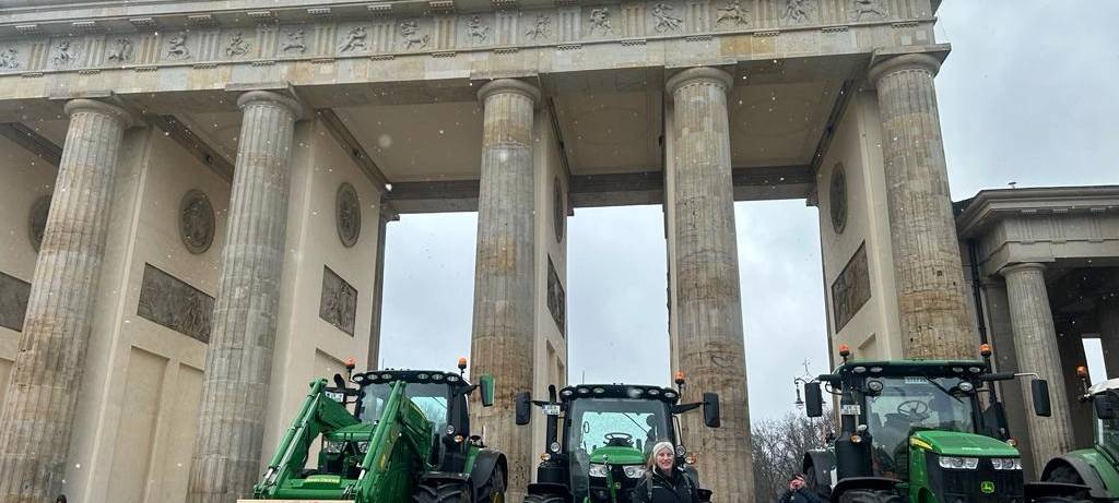 Bei der Bauern-Demo in Berlin war auch Landwirtin Anna Ohrndorf aus Freudenberg dabei.