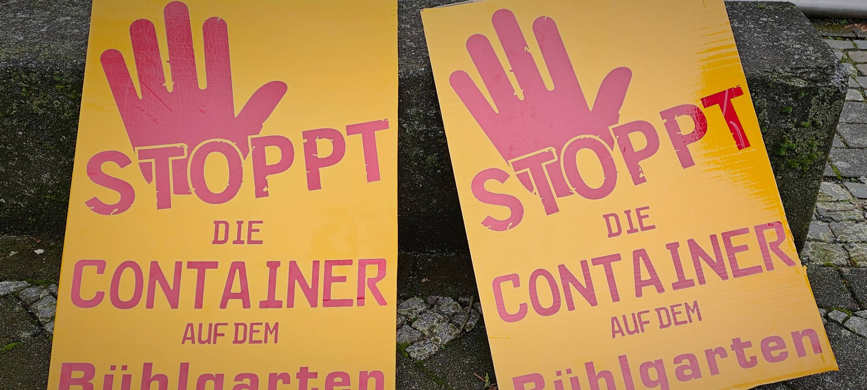 Bürgerprotest vor dem Rathaus