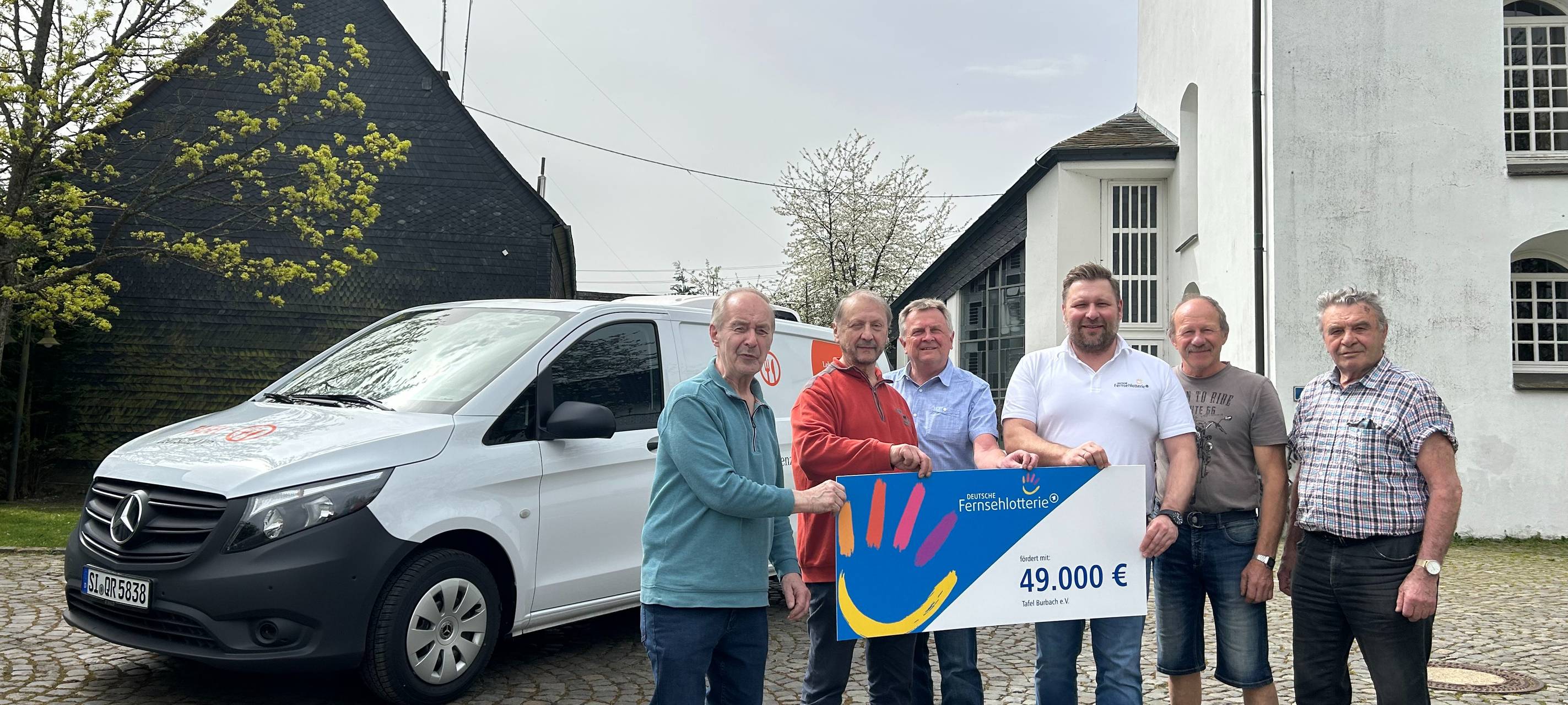 Große Spende für Burbacher Tafel