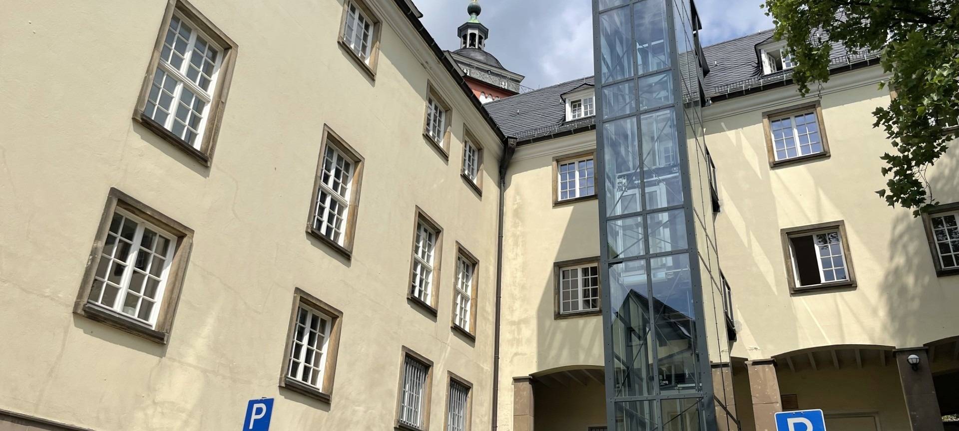 Siegener Rathaus jetzt barrierefrei