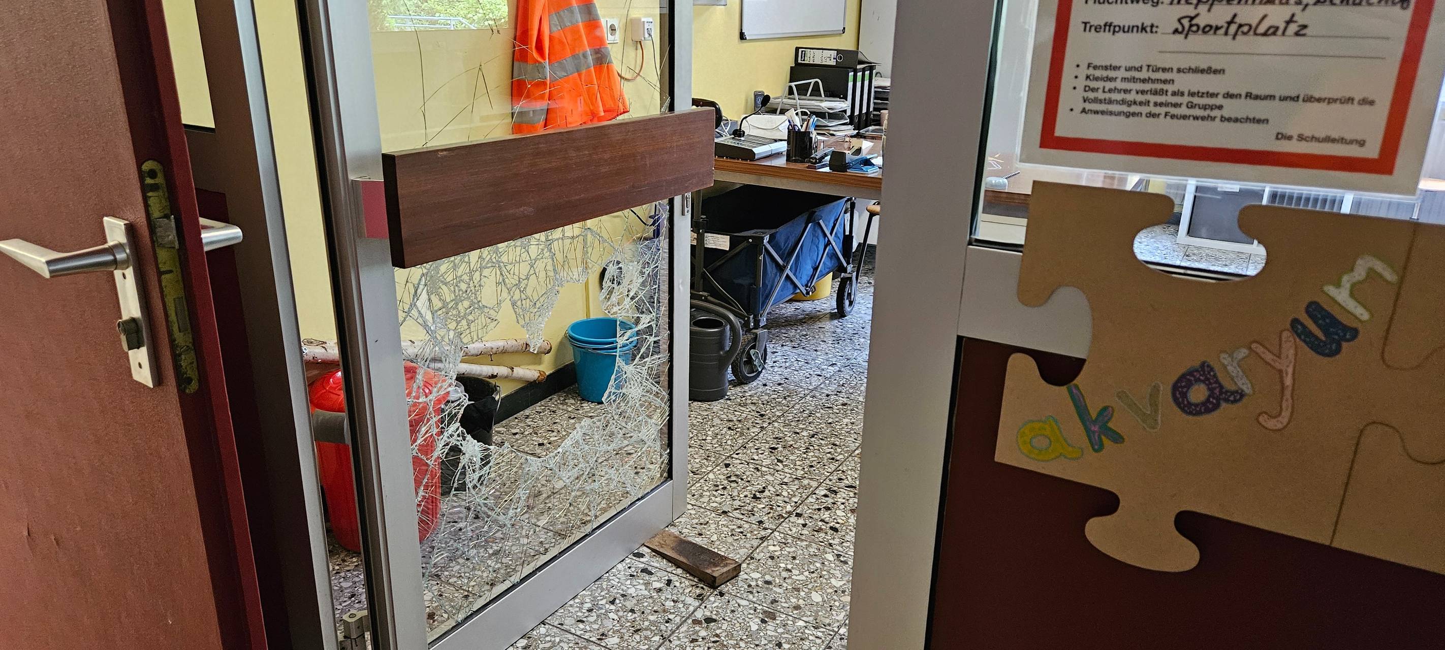 Glückaufschule Weidenau nach Verwüstung ab Donnerstag wieder offen