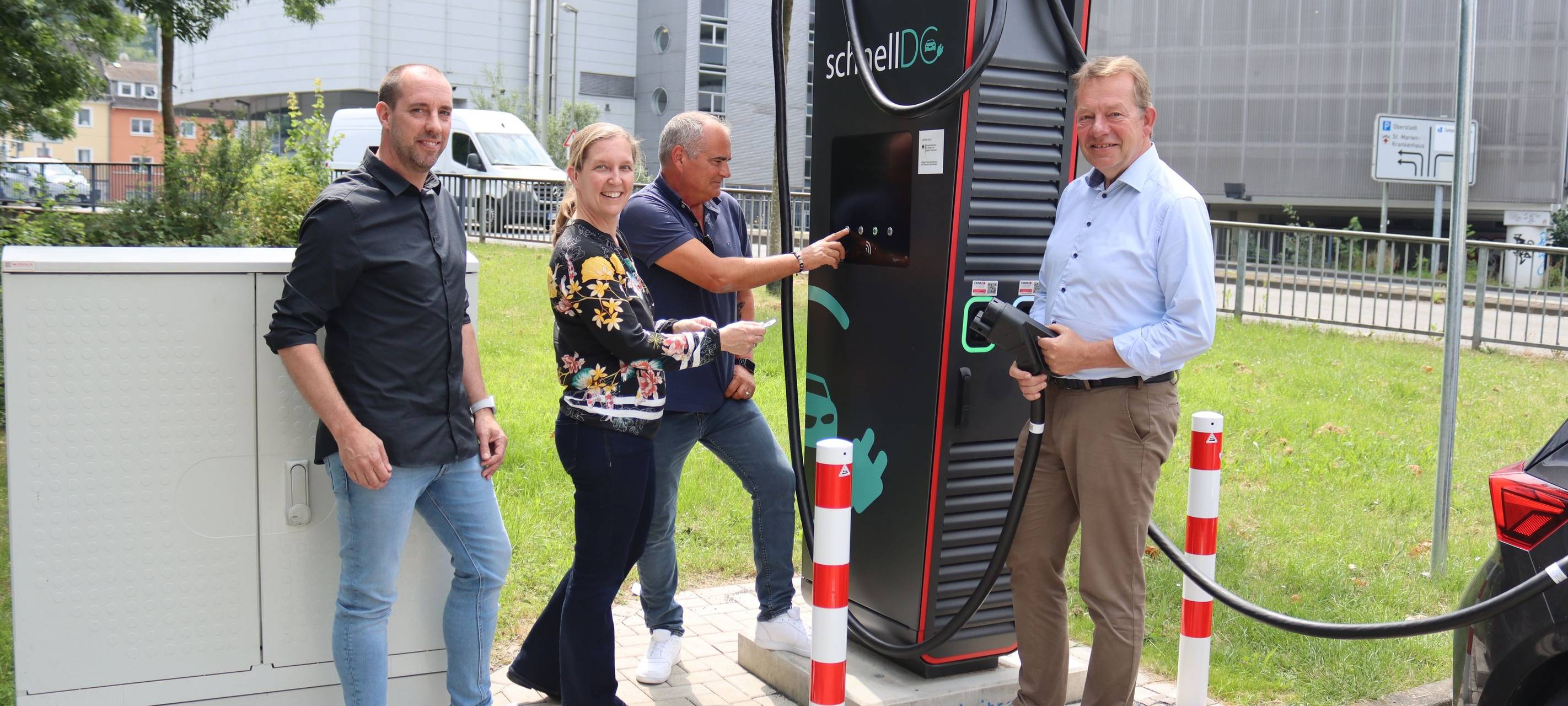 Neue E-Schnellladesäule in Siegen