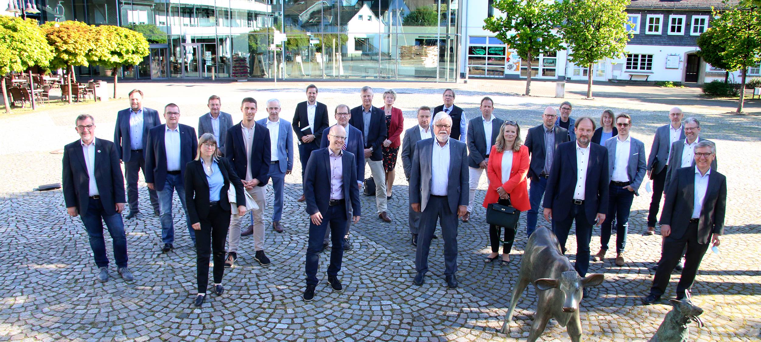 Hinter dem Vorhaben steht die Digitalum Wittgenstein gGmbH mit ihren Gesellschaftern.