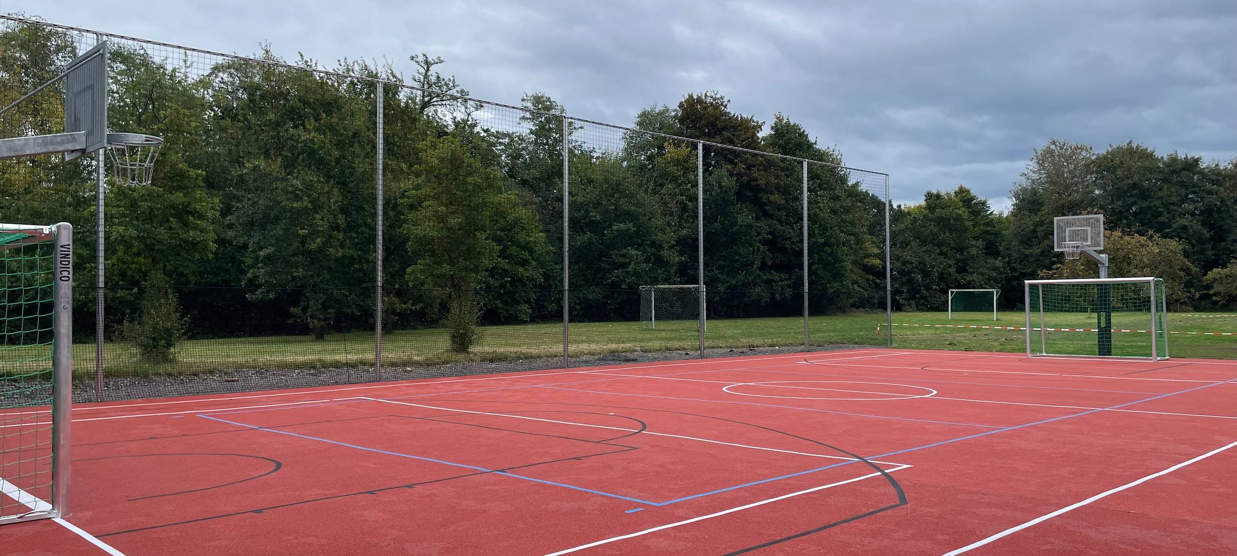 Neuer Sportplatz an DRK-Kinderklinik