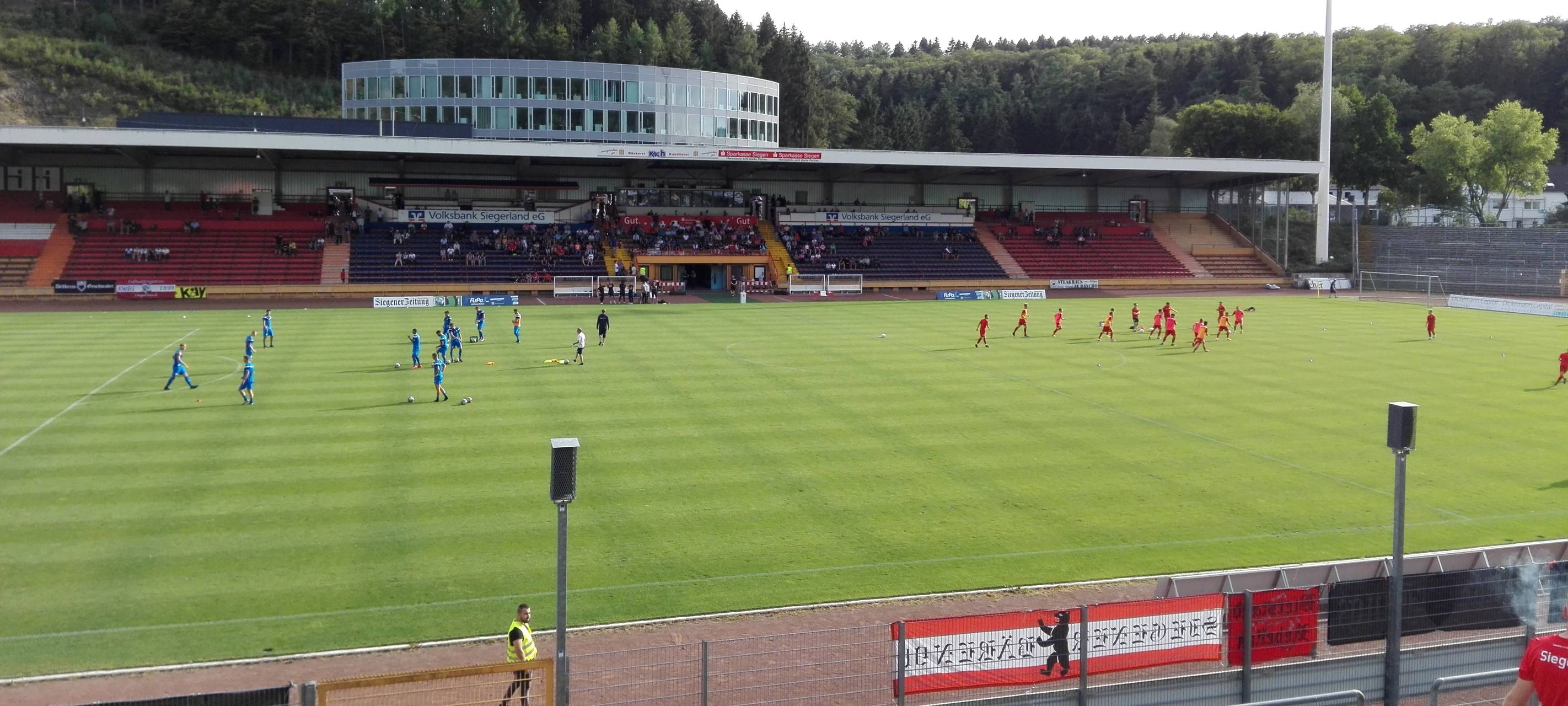 Benefiz-Spiel zugunsten der Flutopfer im Siegener Leimbachstadion