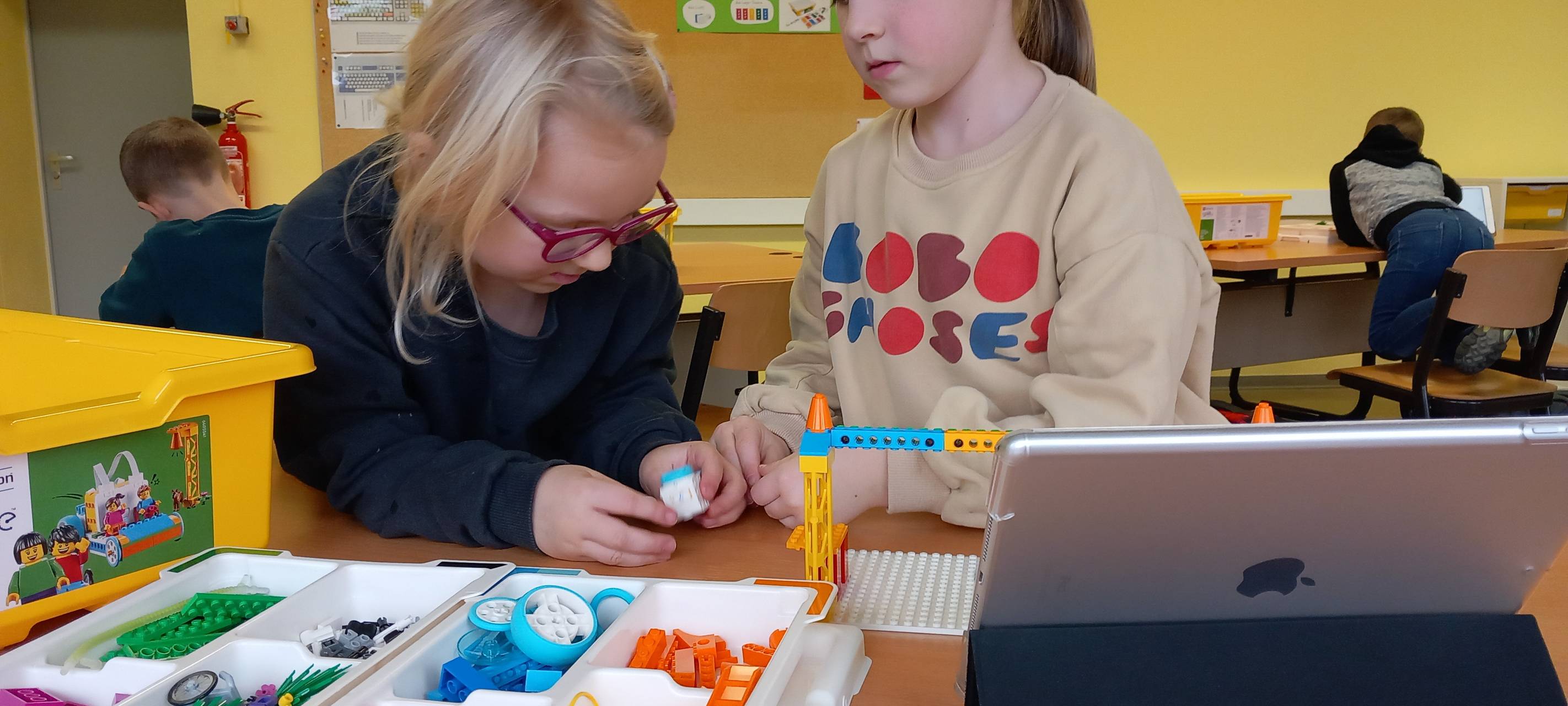 IHK Siegen fördert Kitas und Grundschulen