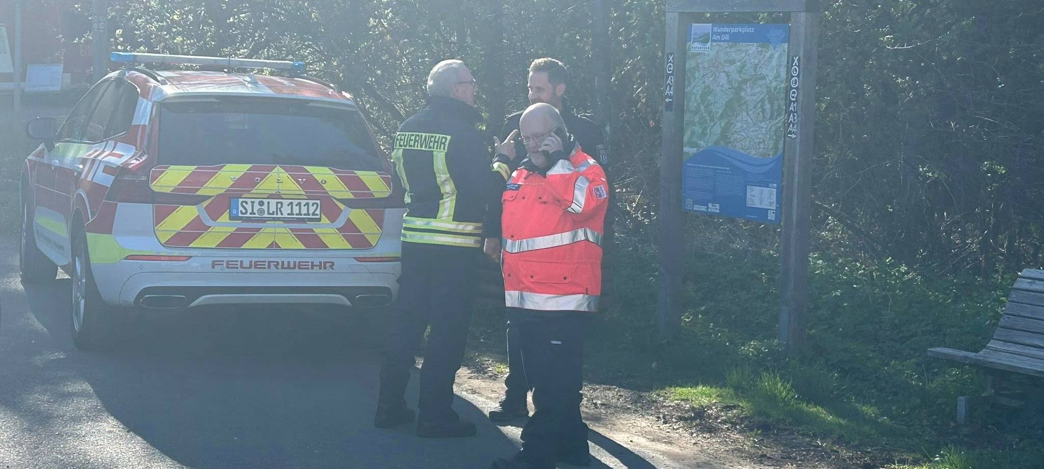 In Erndtebrück haben Feuerwehr und Co. eine Waldbrand-Übung samt Bedrohung von Bundeswehr-Anlagen geübt.