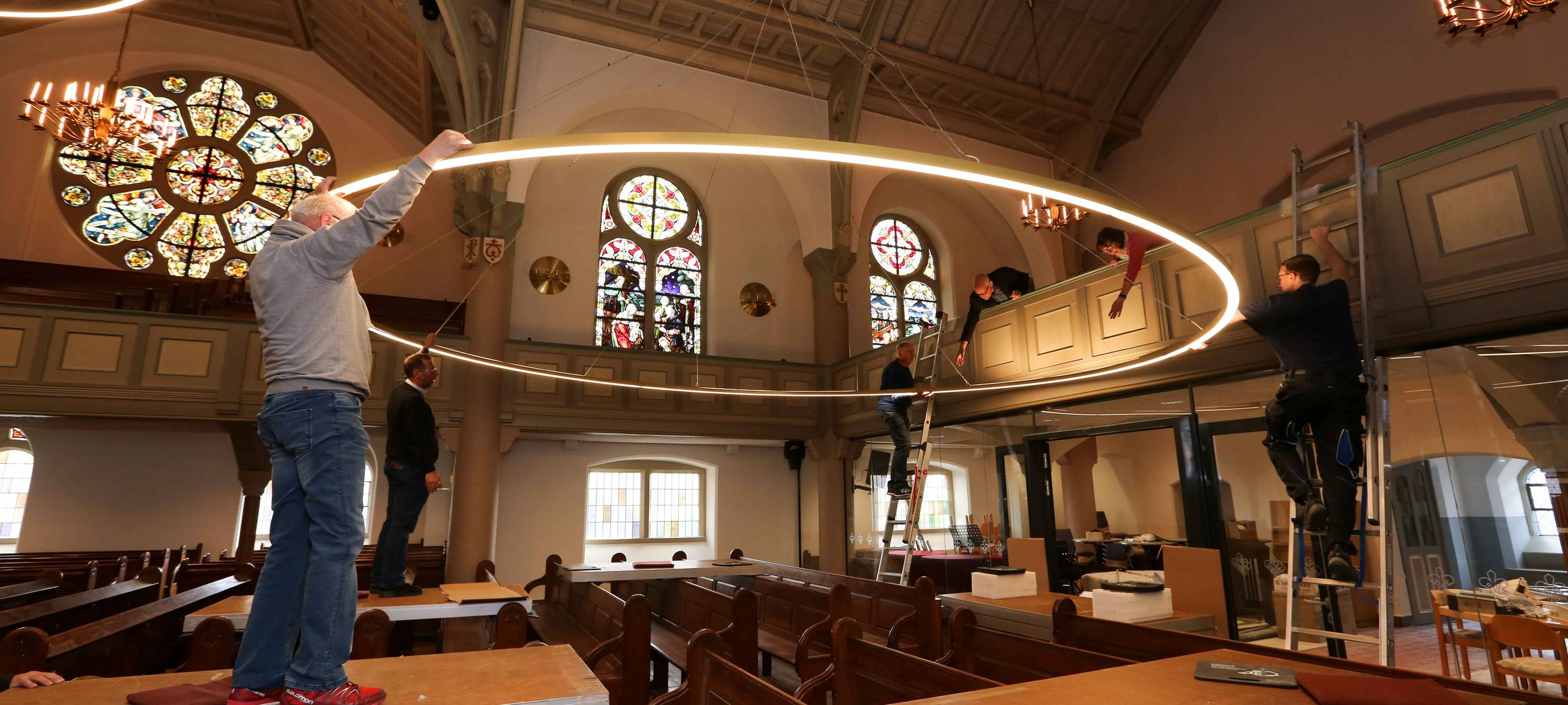 Neunkirchen: Evangelische Kirche leuchtet heller