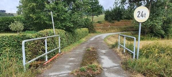 Zwei Brücken in Berghausen gesperrt