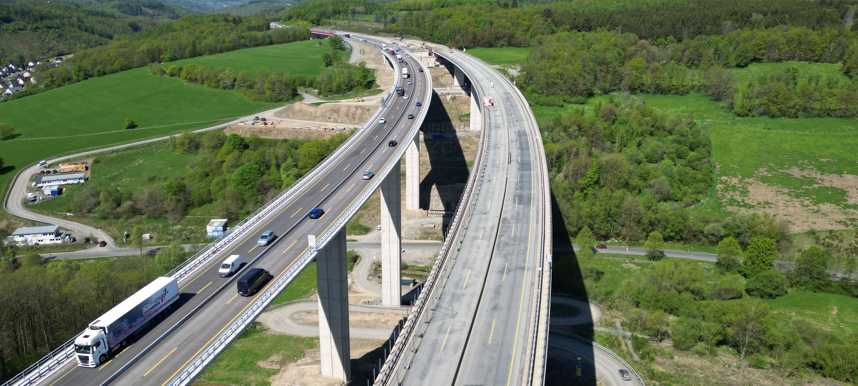 Querverschub der A45-Talbrücke "Rinsdorf"