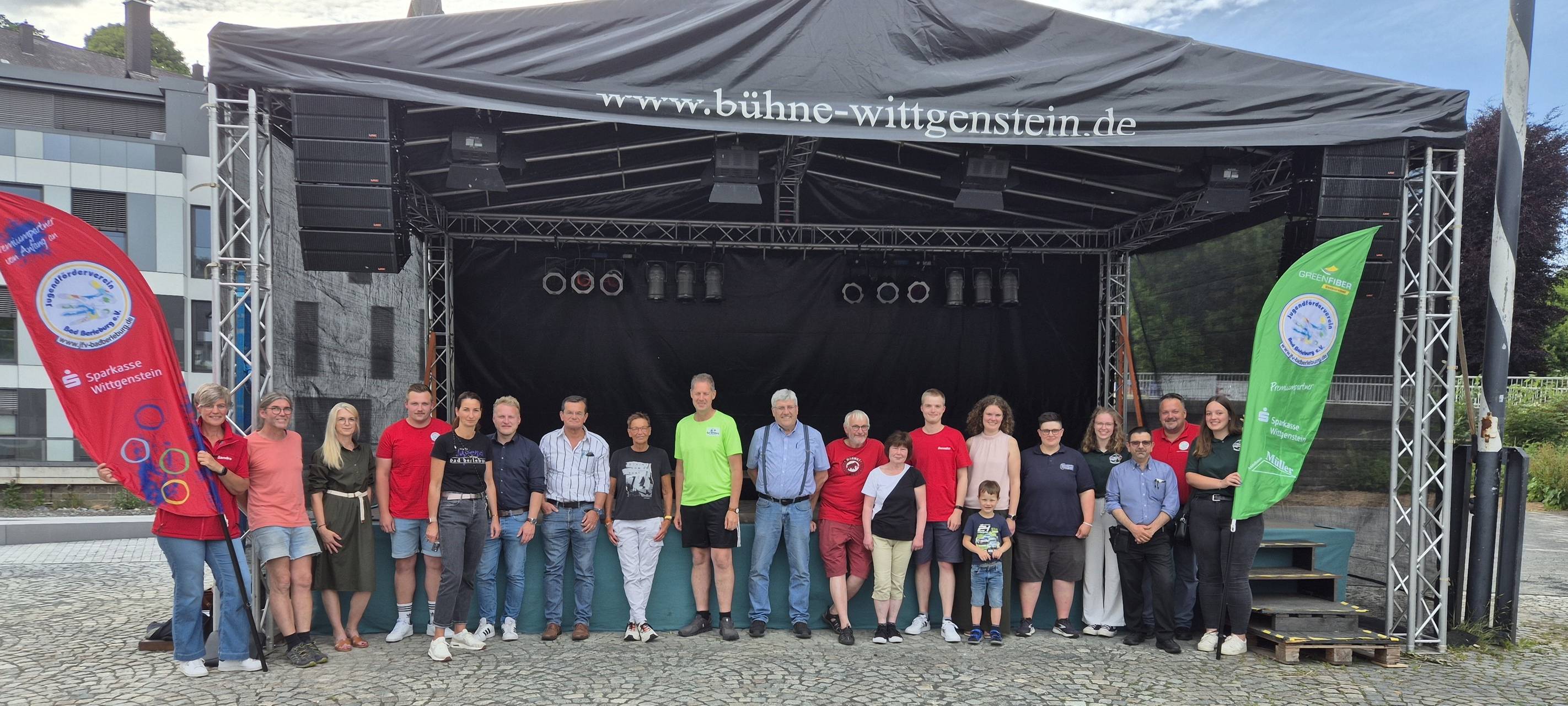 Mit voller Kraft in Richtung Sommer: Der Jugendförderverein Bad Berleburg sowie alle beteiligten Vereine und Institutionen freuen sich auf die diesjährige BLB Live-Reihe, welche wieder lange Sommerabende bei bester Musik verspricht.