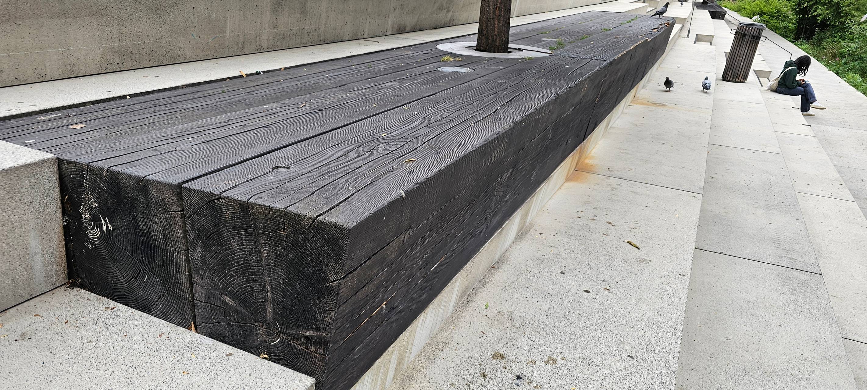 Holzblöcke verwittern