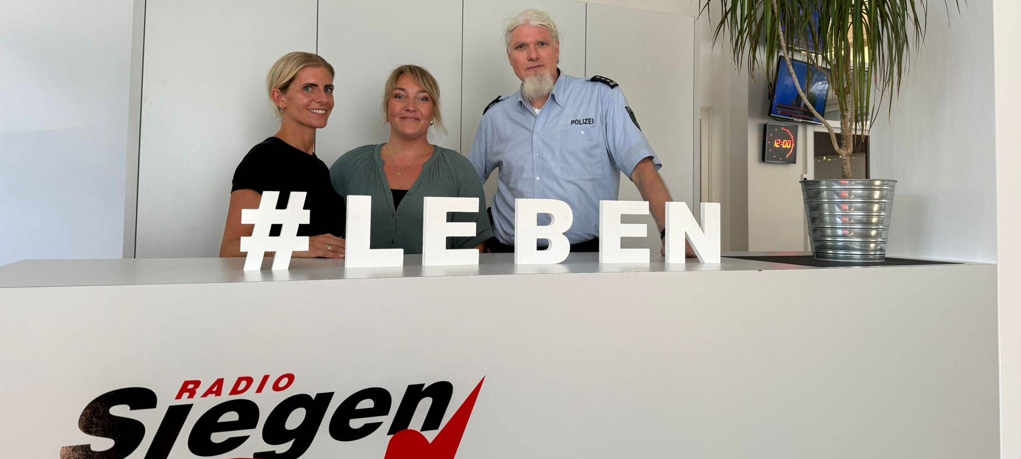 "Bitte Folgen" mit Sommer, Sonne, Sicherheit