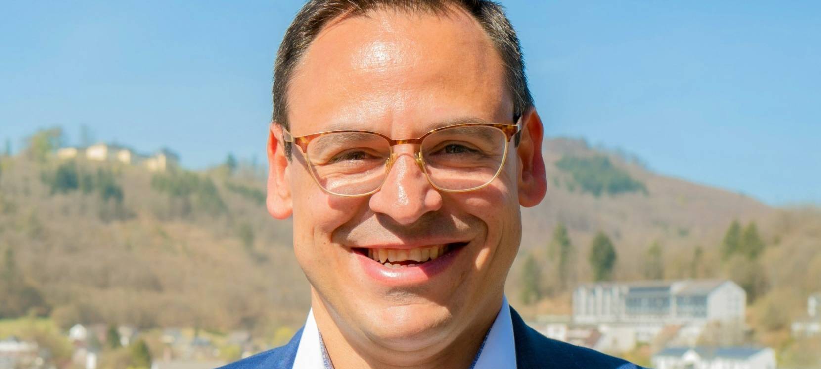 Samir Schneider (SPD) will Bürgermeister in Bad Laasphe werden.