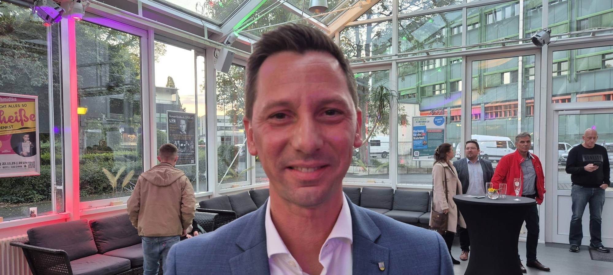 Ticker zur Stichwahl: Wahlausschuss bestätigt Vitt (SPD) als neuen Bürgermeister in Siegen