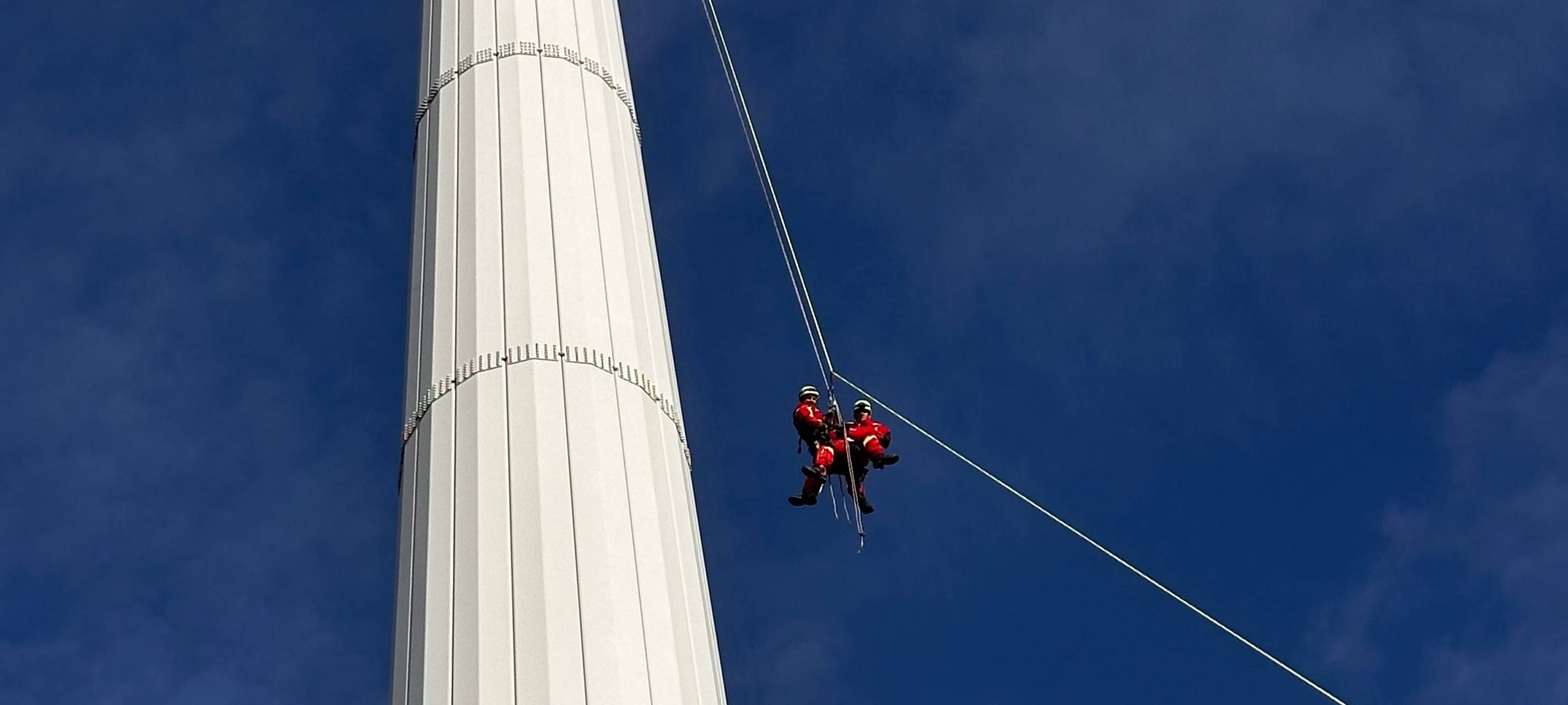Spektakuläre Höhenrettung: Training im Windpark Kalteiche