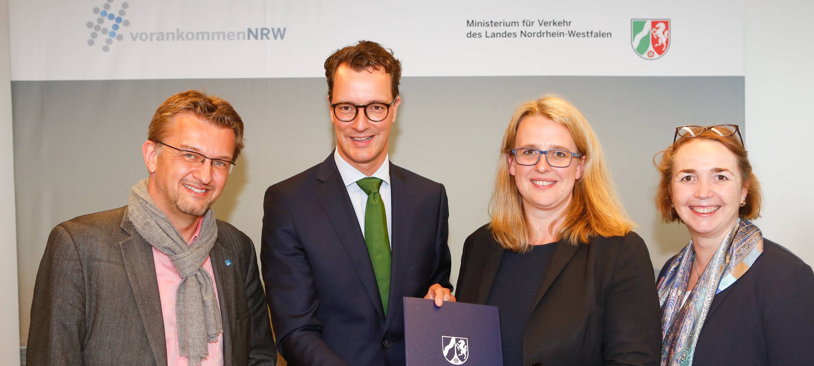 Geld für barrierefreie Bushaltestellen in Freudenberg