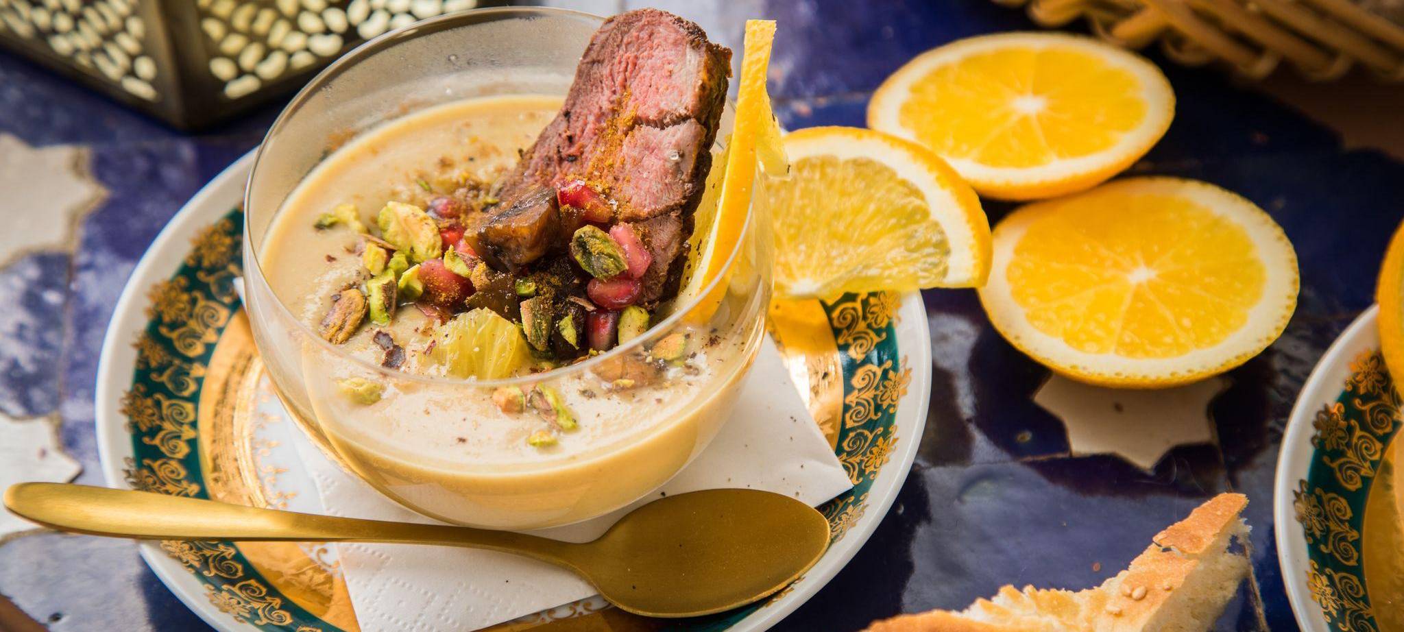 Maronencremesuppe mit Orangen und Entenbrust