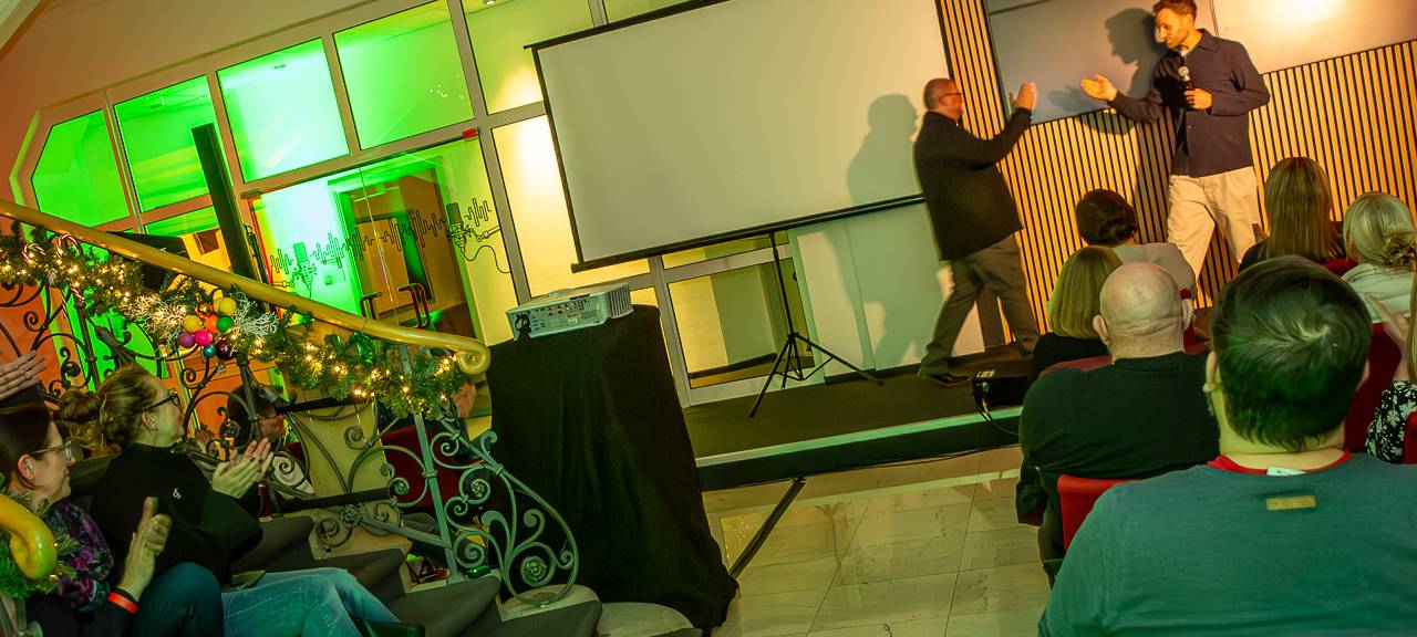 Leon Windscheidt – hautnah: Ein unvergesslicher Abend für Aktion Lichtblicke