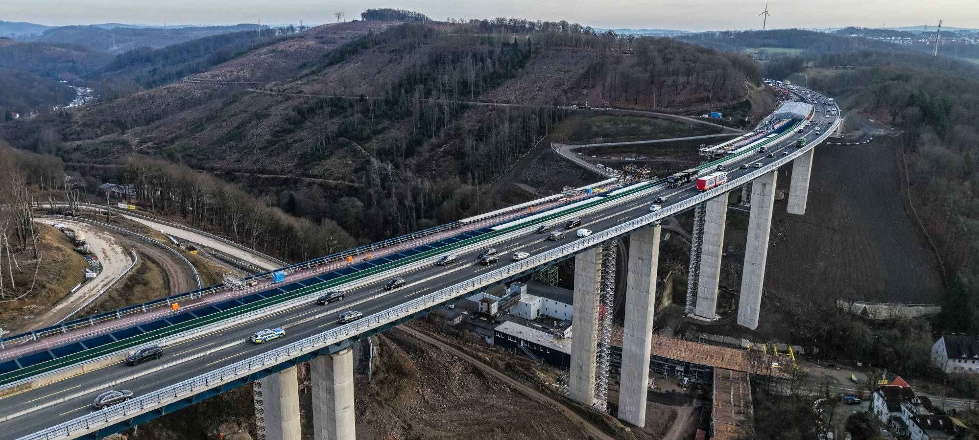 A45 Rahmedetalbrücke: Verkehr fließt wieder