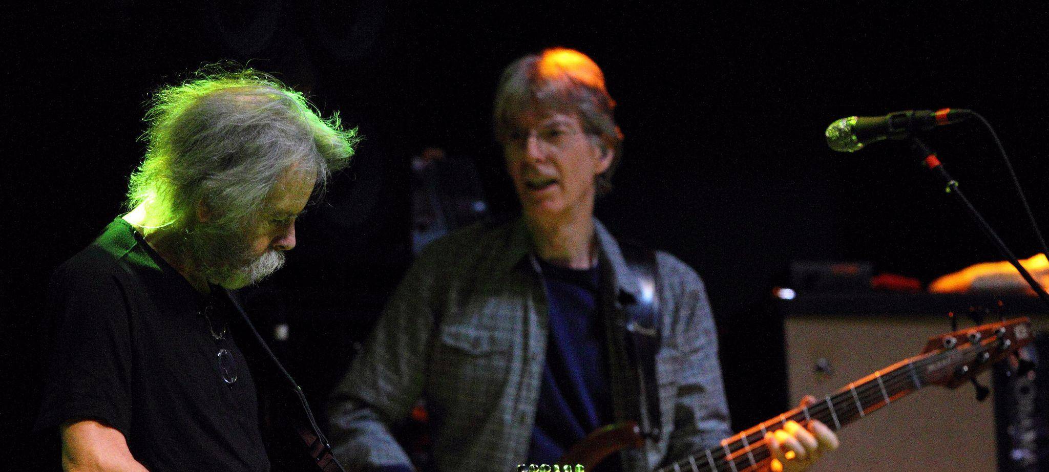 Bob Weir (links) und Phil Lesh (rechts)