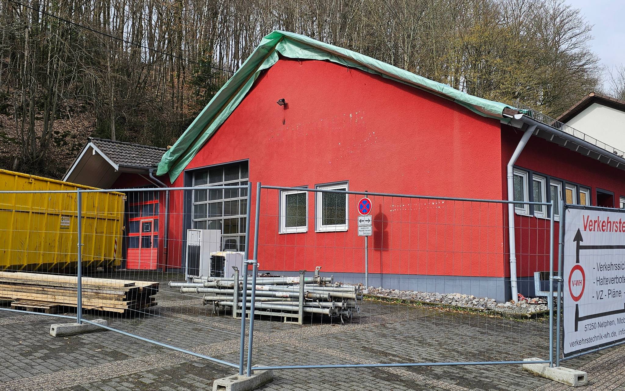 Feuerwehr Eschenbach bekommt provisorisches Gerätehaus
