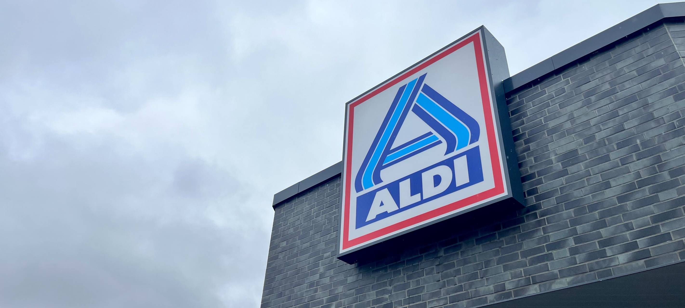 Logo des Discounters Aldi am Siegener Kaisergarten