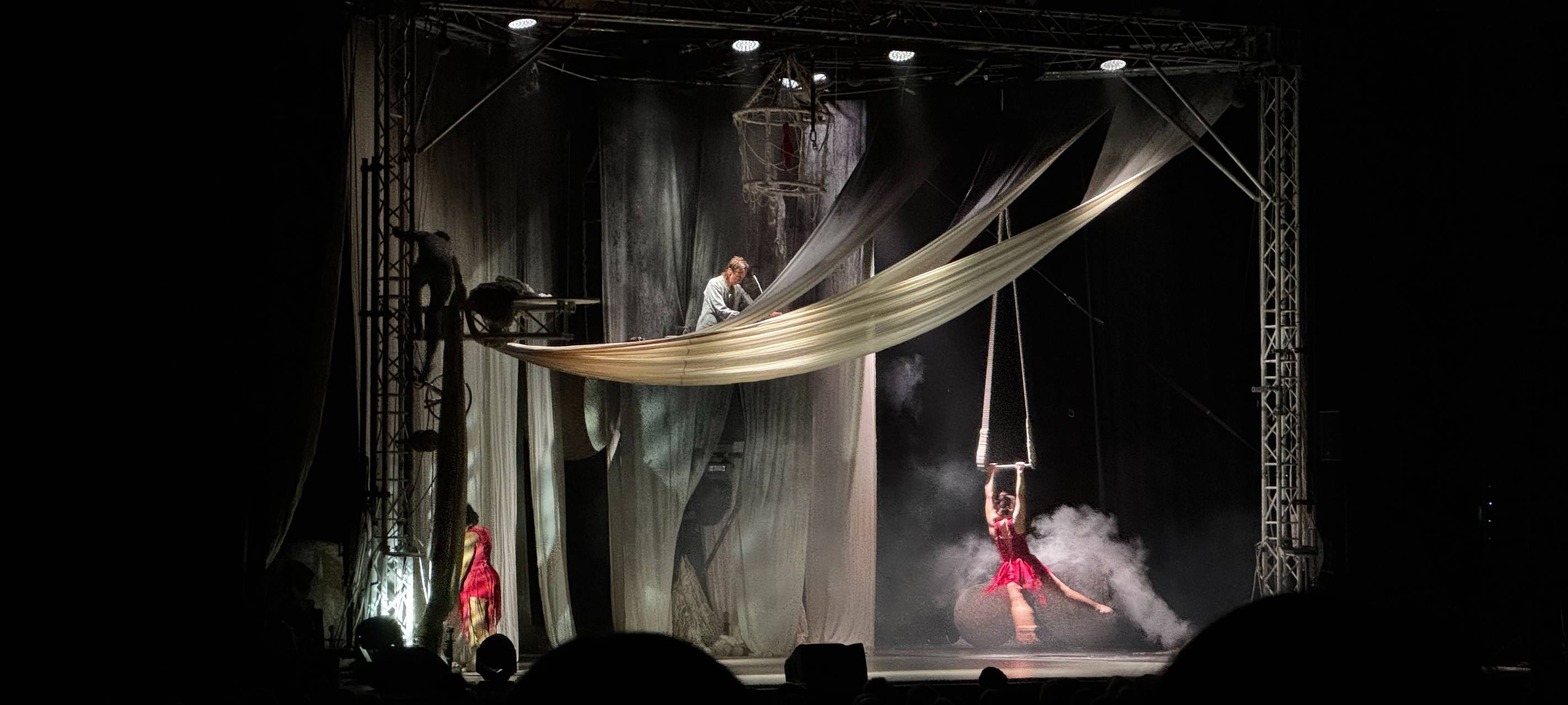 KulturPur mit Akrobatik-Show gestartet