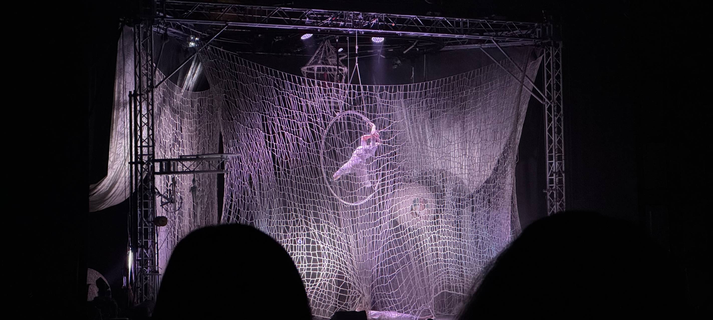 KulturPur mit Akrobatik-Show gestartet
