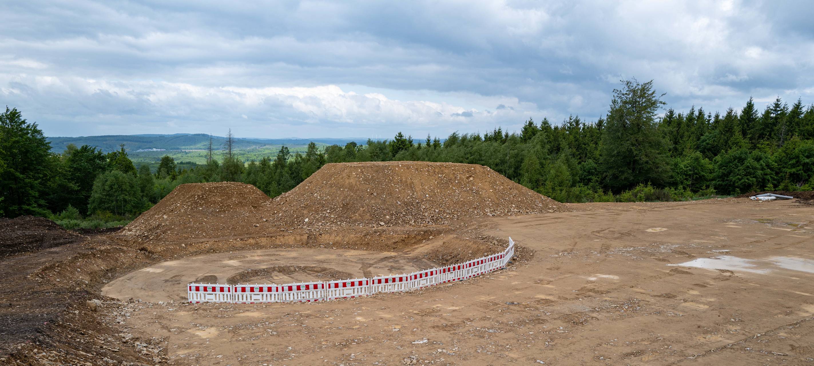 Bauarbeiten für neuen Windpark in Burbach gestartet