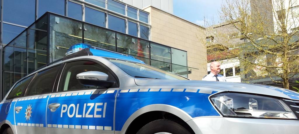 53-jähriger Autofahrer mit Schreckschusspistole bedroht