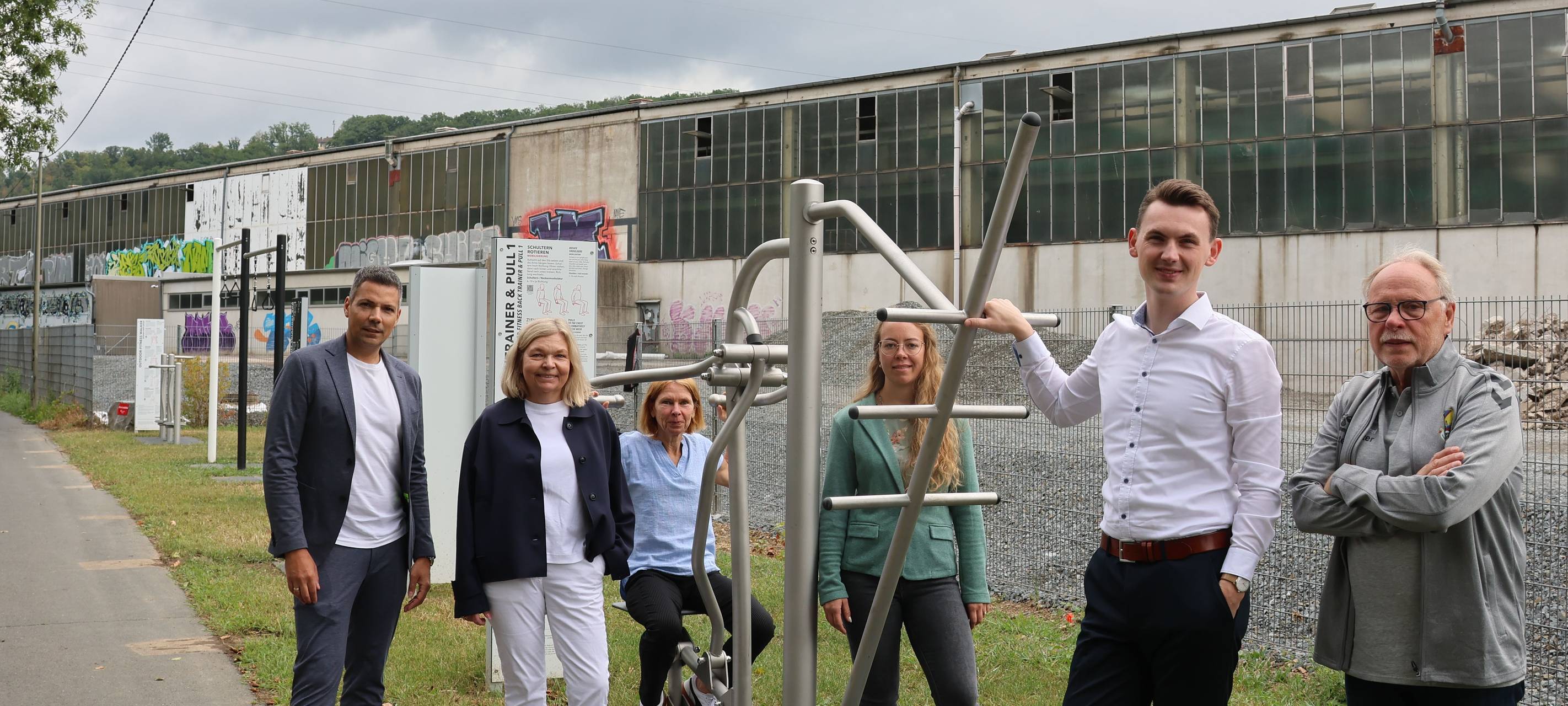 In Siegen gibt es ein neues Outdoor-Gym an der Laufstrecke Sieg-Arena. Hier könnt ihr kostenlos unter freiem Himmel trainieren.