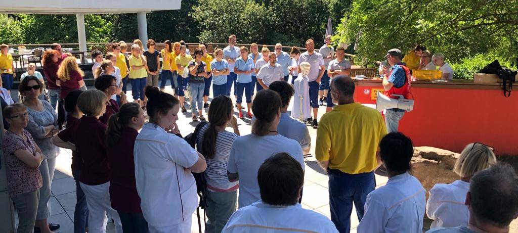 Mitarbeiter der Celenus Klinik Hilchenbach fordern mehr Geld