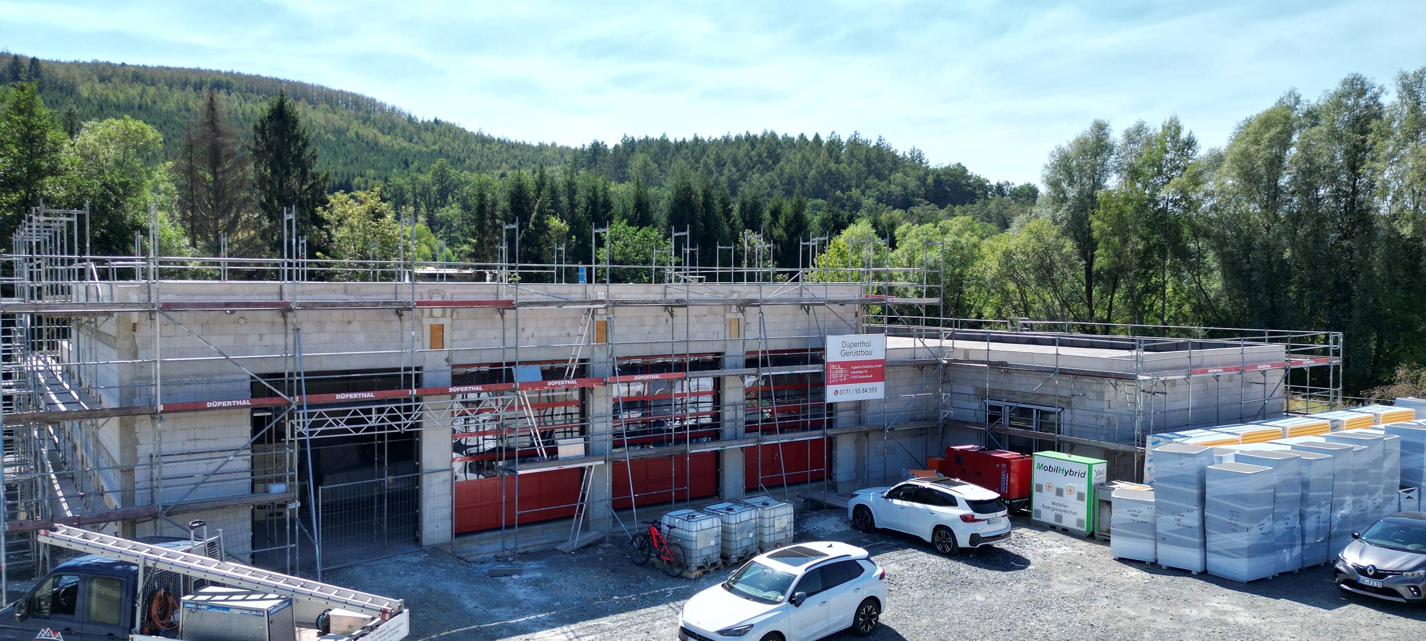 Schmuckes Feuerwehrhaus an der Weiß