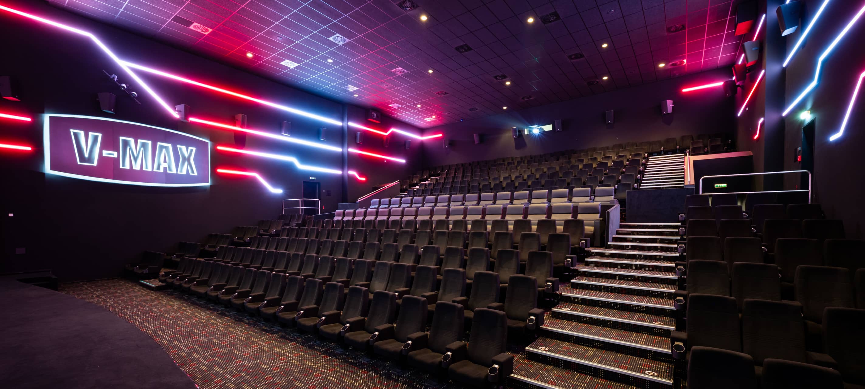 Luxus-Sessel und Supermarkt-Prinzip im renovierten CineStar Siegen