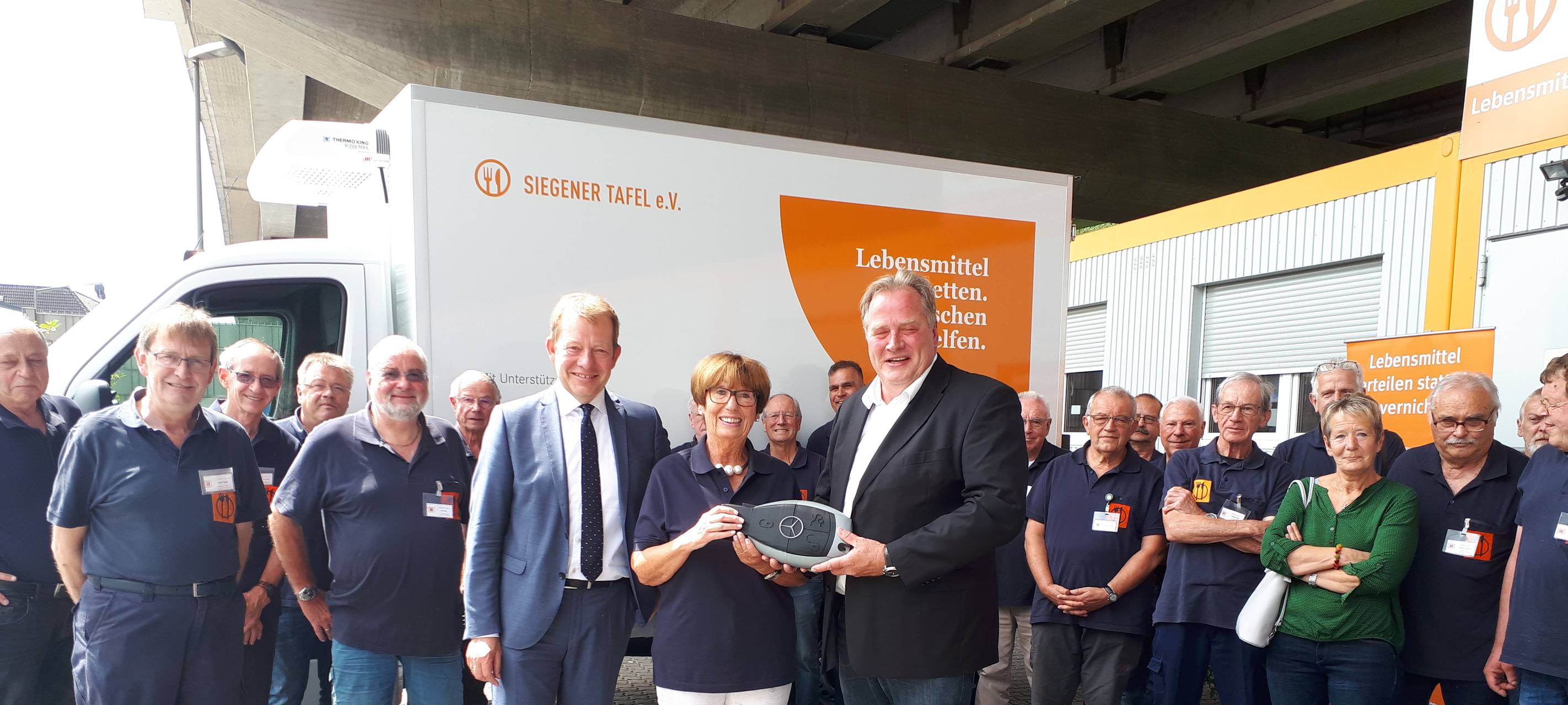 Neuer Kühltransporter für Siegener Tafel