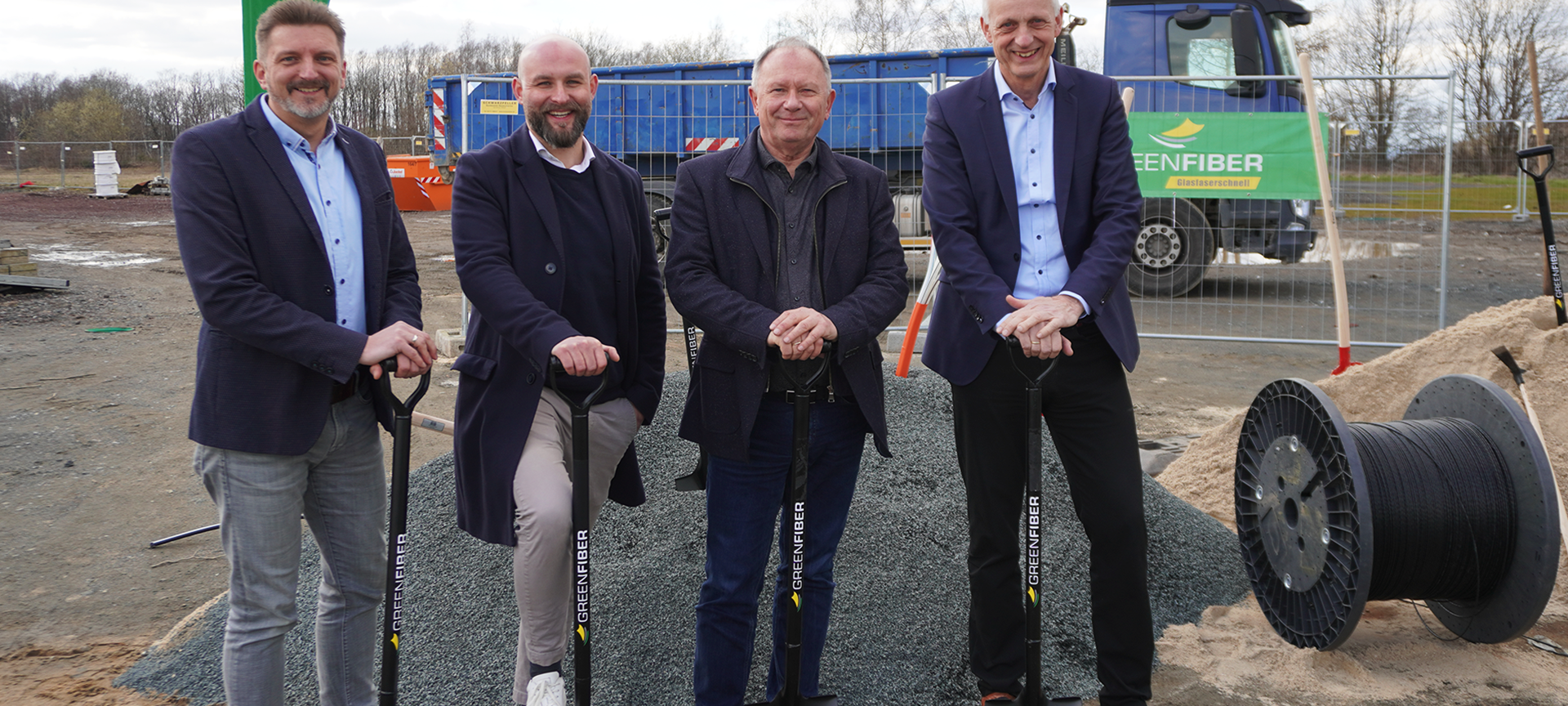 Spatenstich beim Glasfaser-Ausbau im Gewerbepark Siegerland