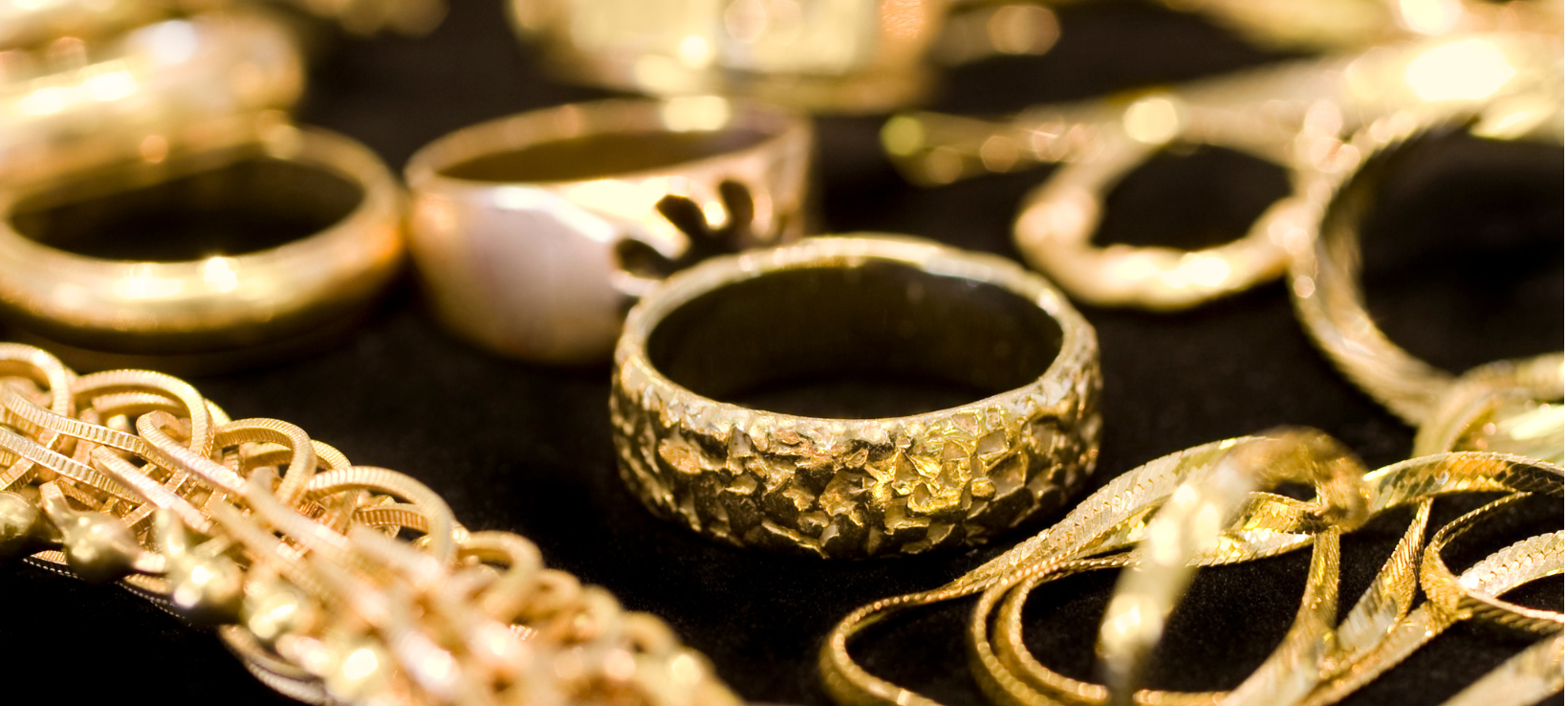 Betrüger ergaunern Goldschmuck