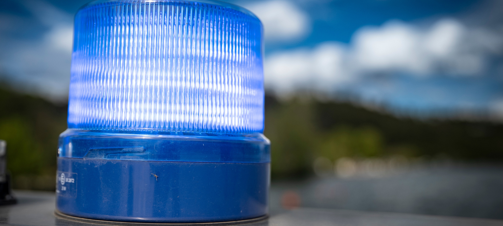 Auto gerät in Krombach unter Sattelzug